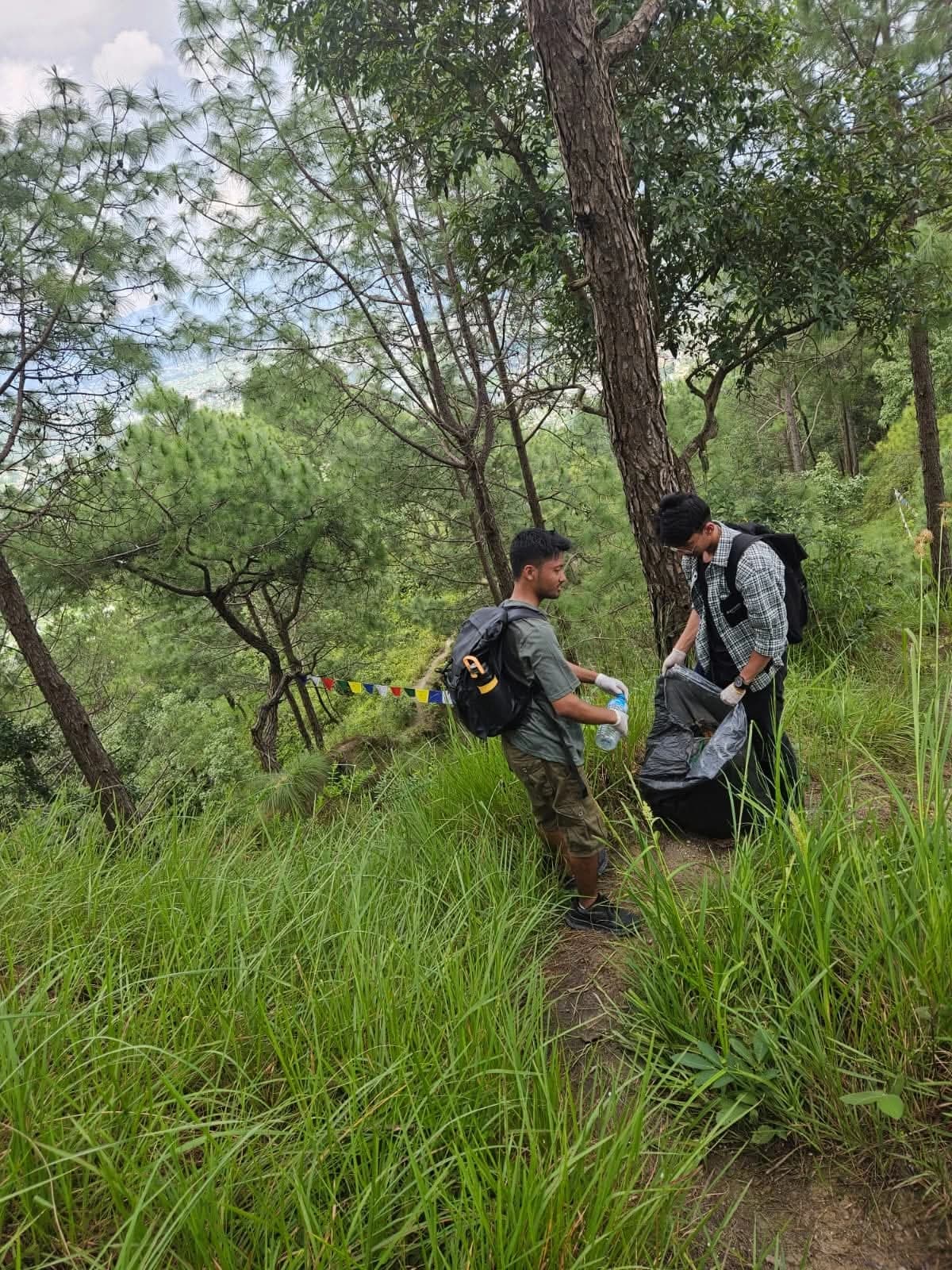 WebX team hiking at Tarevir
